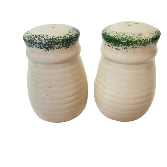 Salt & Pepper Shakers Set White Ceramic Rooster Country Kitchen Barnyard Farm - Picture 3 of 15